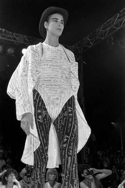 English Eccentrics 1986 'Signature' Print White Linen Jacket