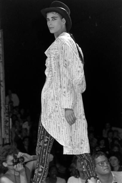 English Eccentrics 1986 'Signature' Print White Linen Jacket