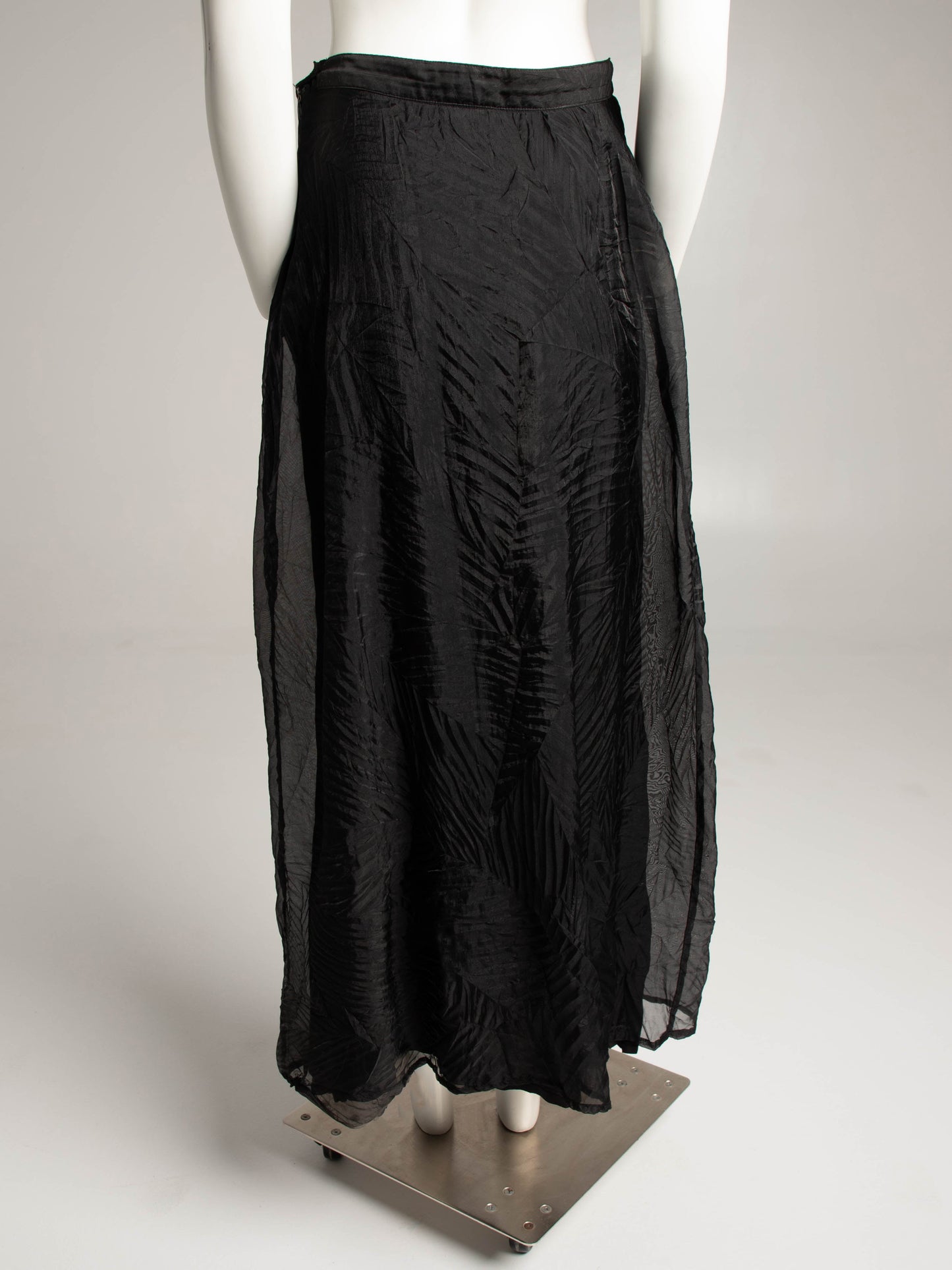 Yanagisawa Black Crinkle Pleated Skirt