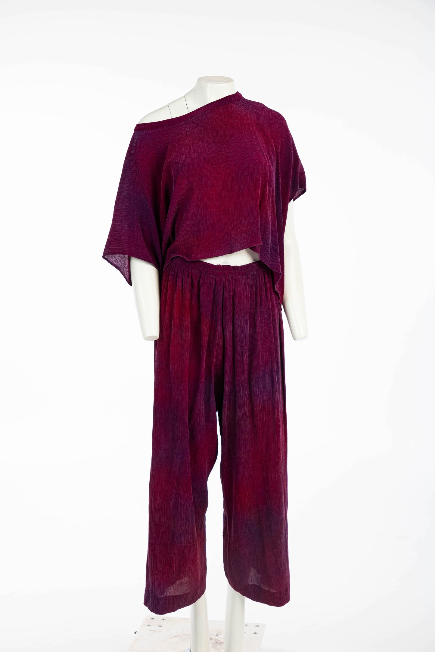 Charles and Patricia Lester Plissé Hand Dyed Lounge Set