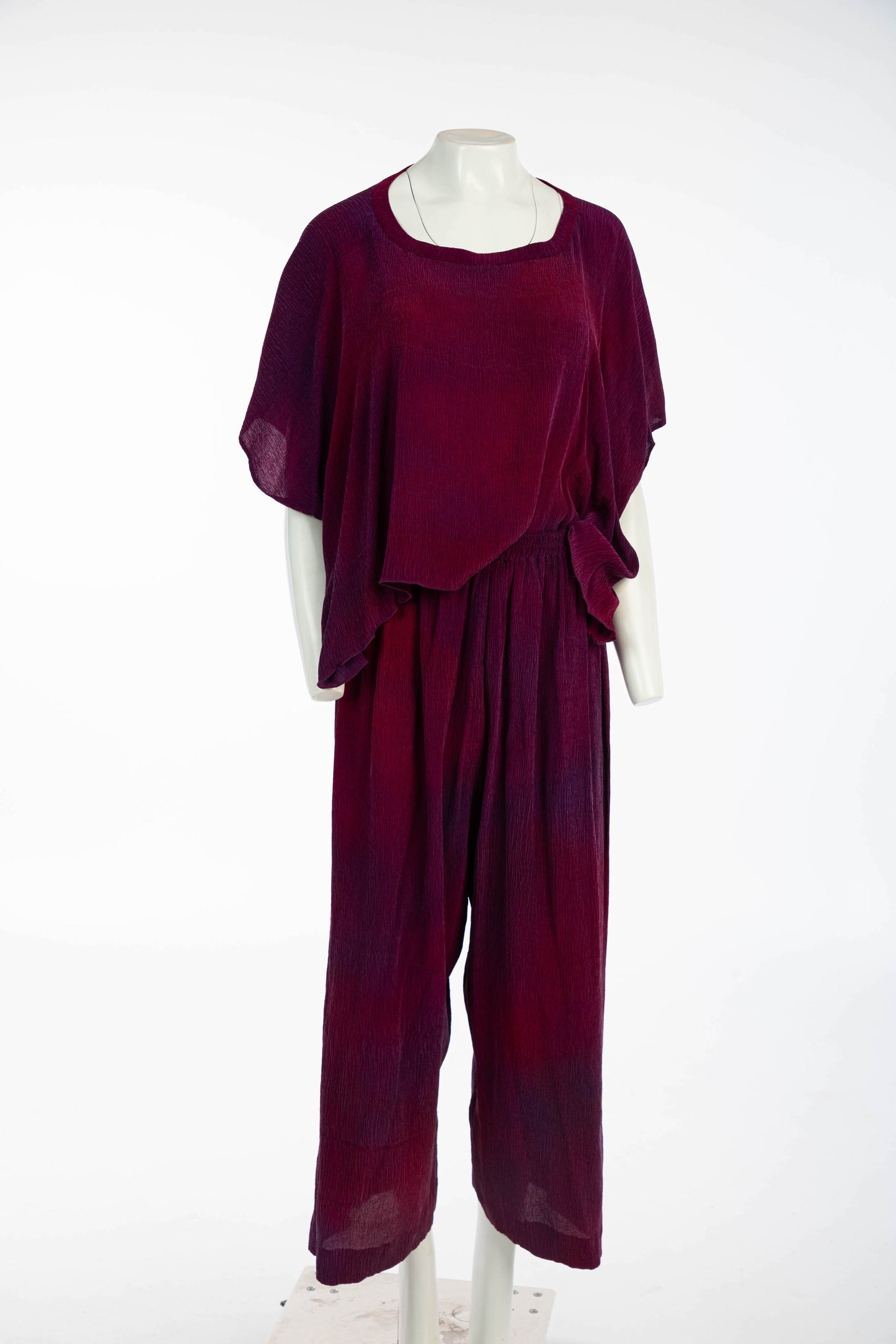 Charles and Patricia Lester Plissé Hand Dyed Lounge Set