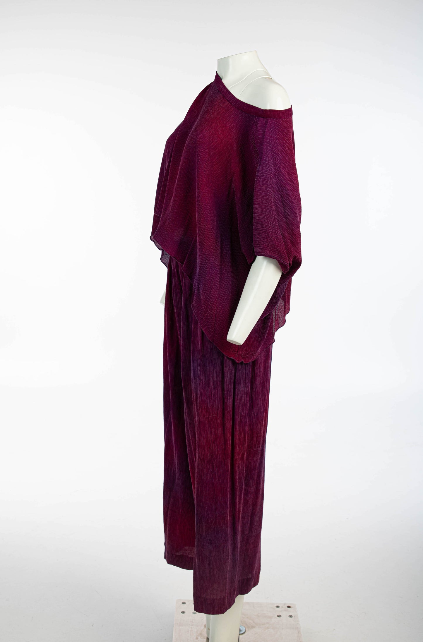 Charles and Patricia Lester Plissé Hand Dyed Lounge Set