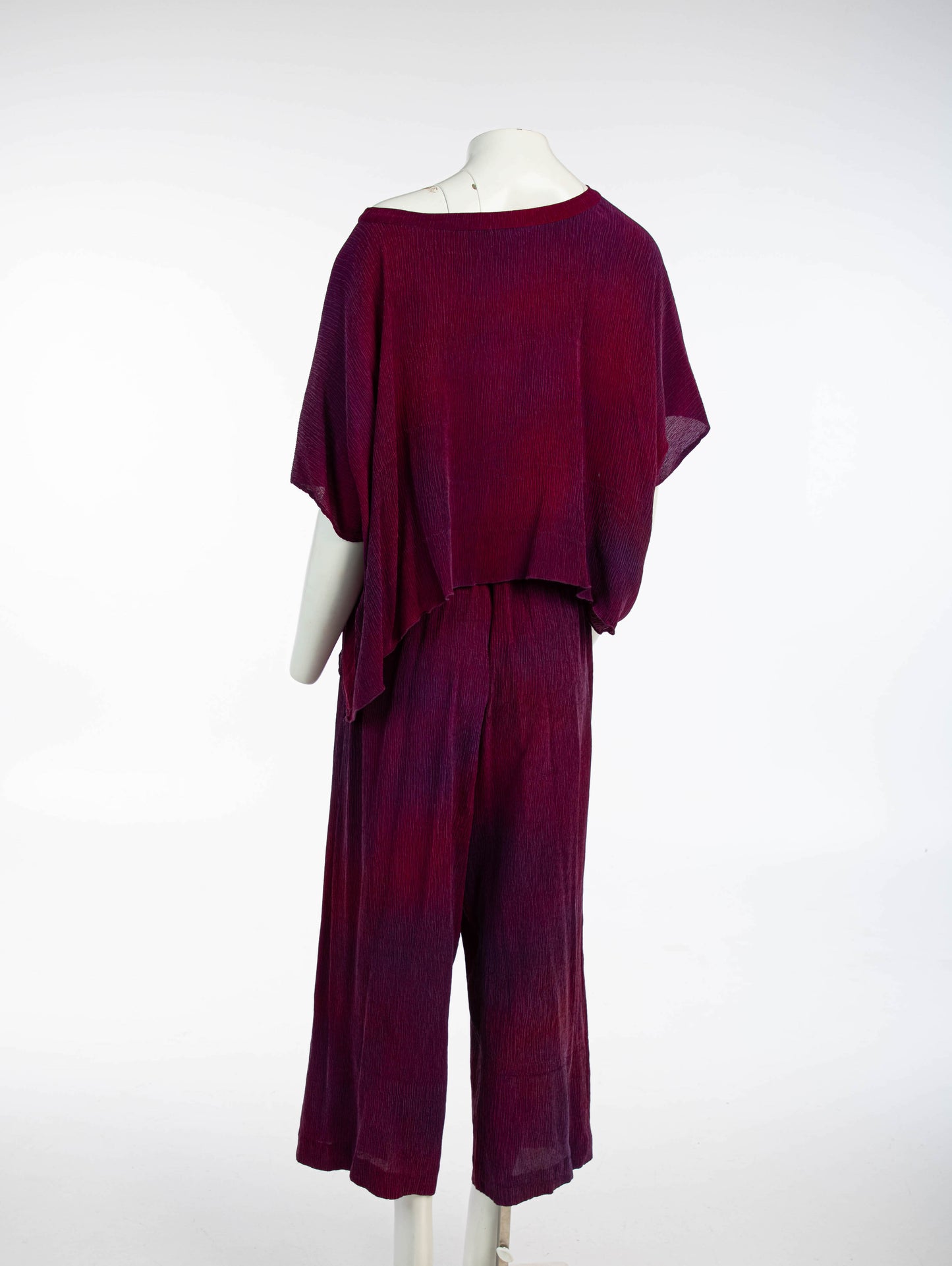 Charles and Patricia Lester Plissé Hand Dyed Lounge Set