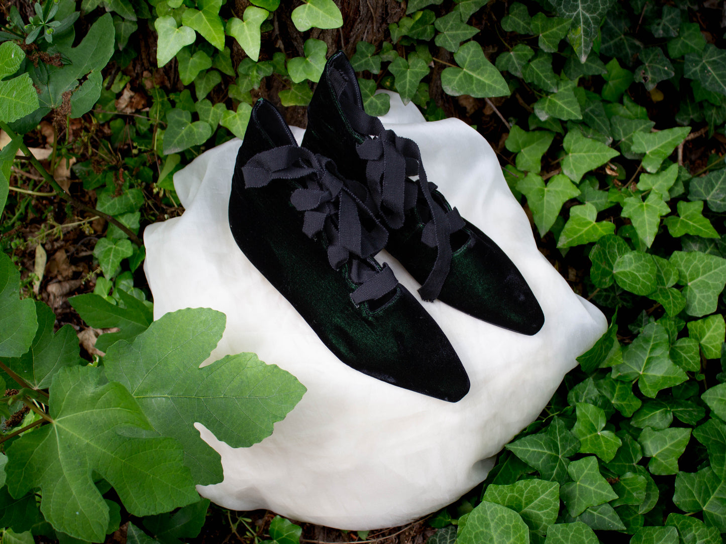 Romeo Gigli Casadei A/W 1990 Black Green Velvet Shoes