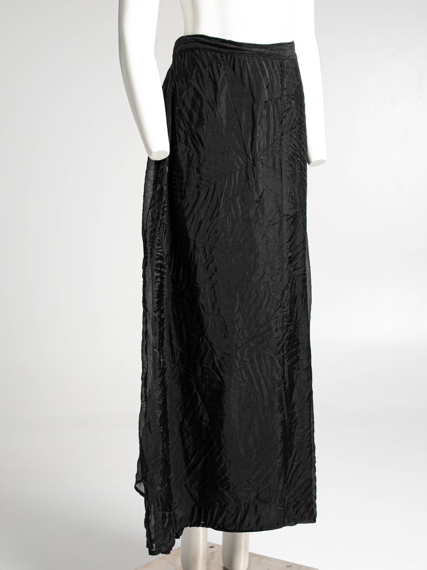 Yanagisawa Black Crinkle Pleated Skirt