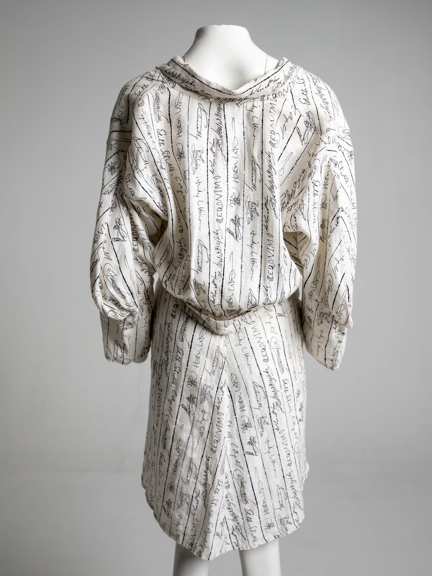 English Eccentrics 1986 'Signature' Print White Linen Jacket