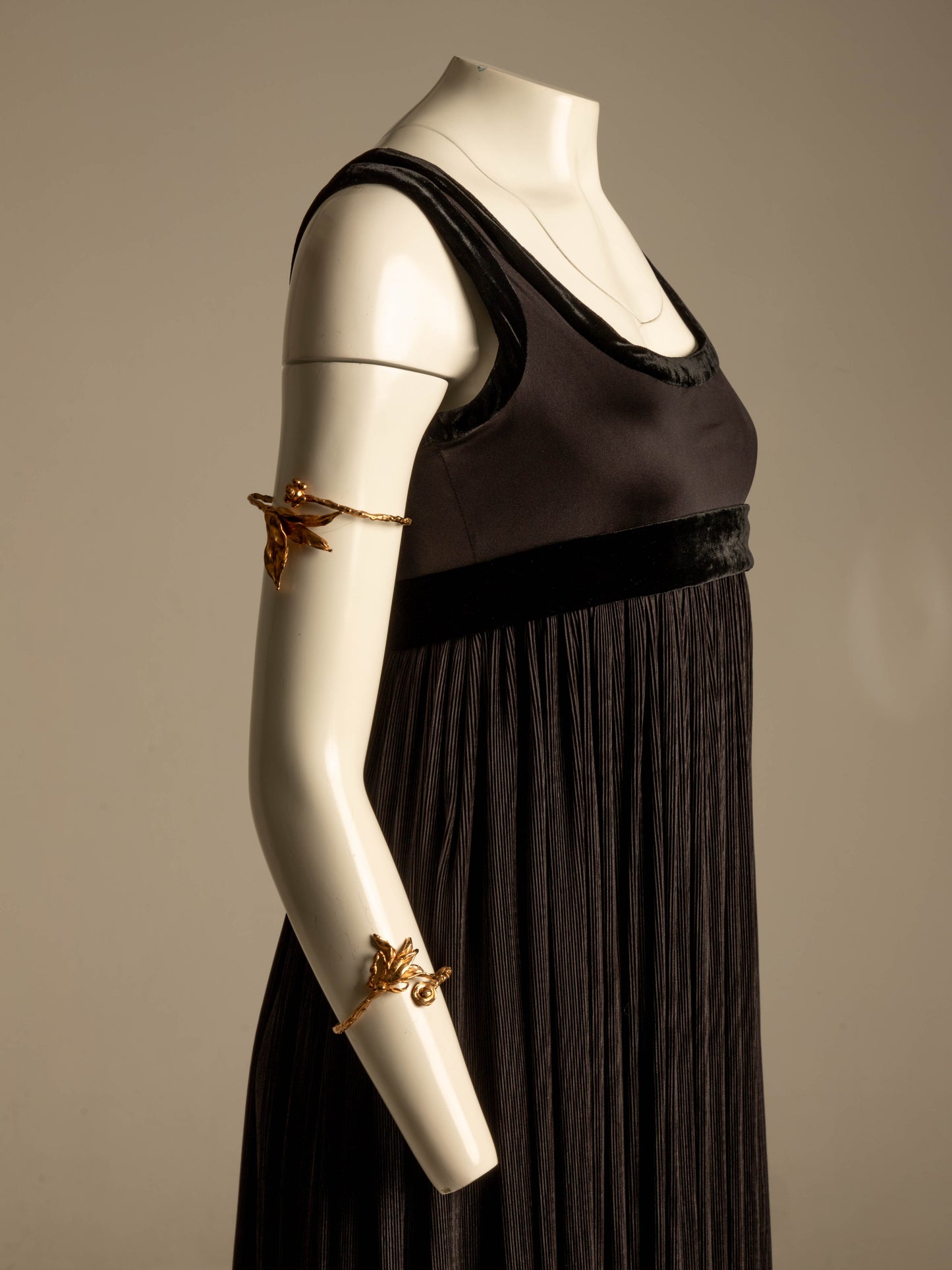 Elizaveta Alyson Rubin Budding Tendril Upper Arm Cuff