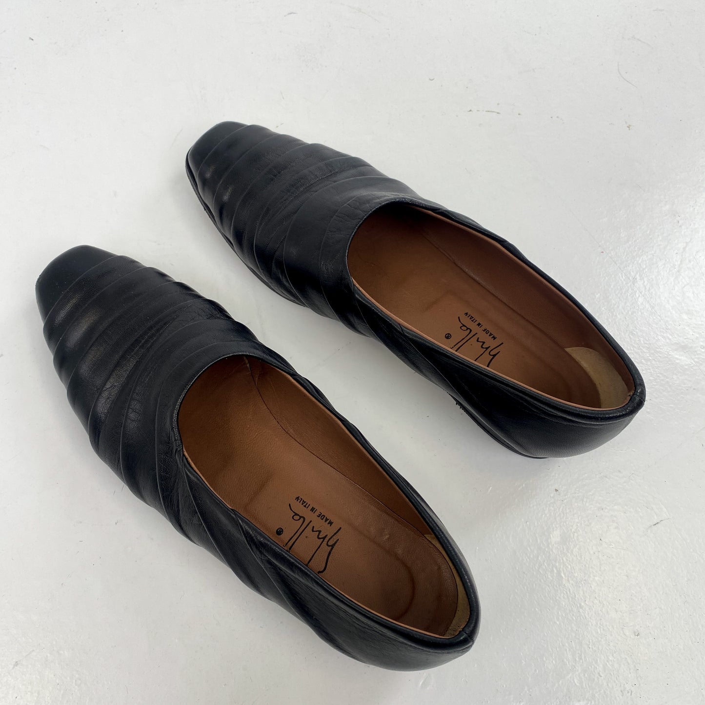 Sybilla Ribbed Black Leather Ballet Flat