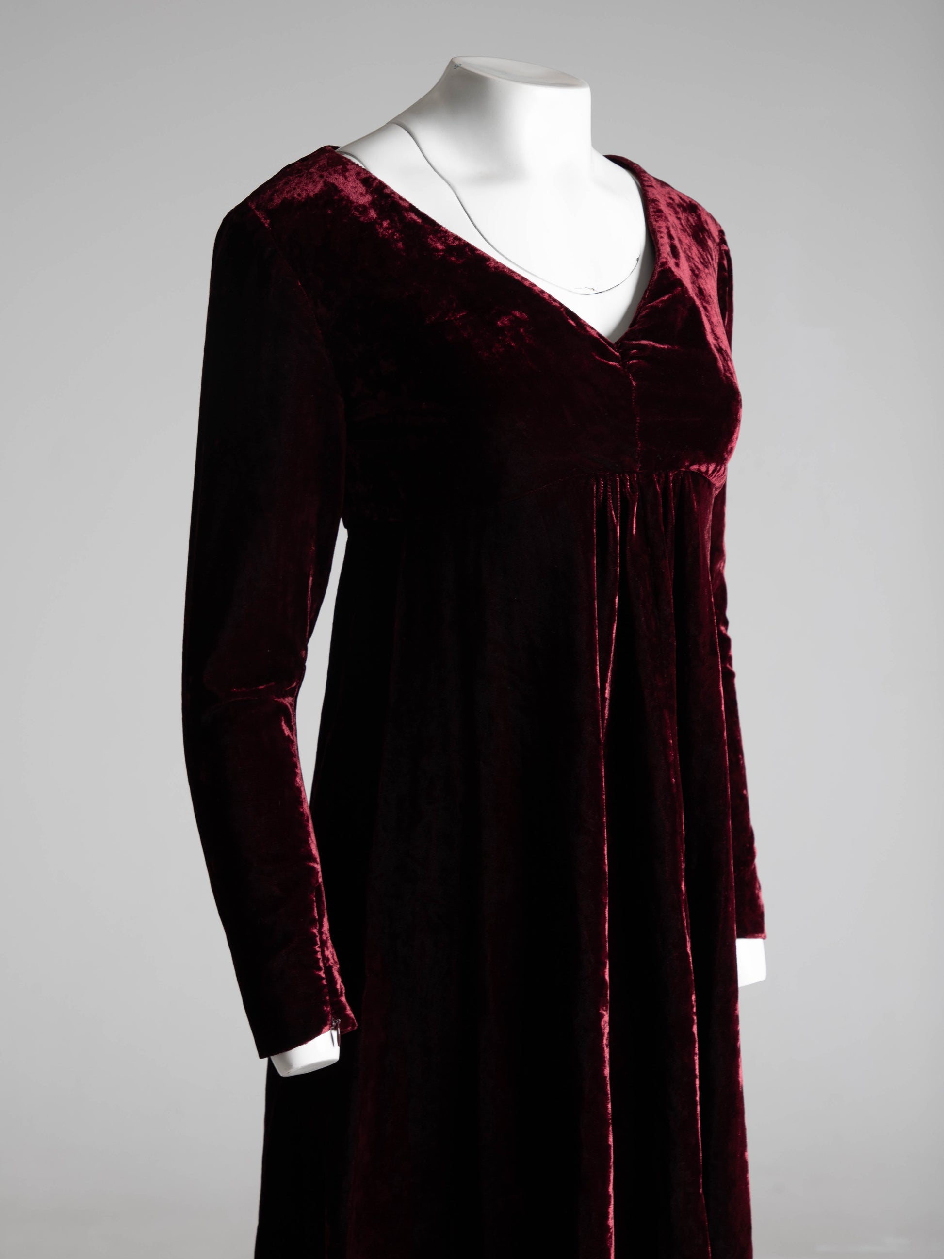 Dolce & Gabbana Burgundy Velvet Empireline Dress Sacrificium Dolce & Gabbana Burgundy Velvet Empireline Dress Sacrificium